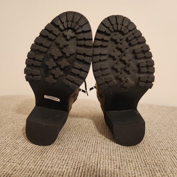 Torrid Olive Lace Up Hiker Bootie 9W - Picture 4 of 7